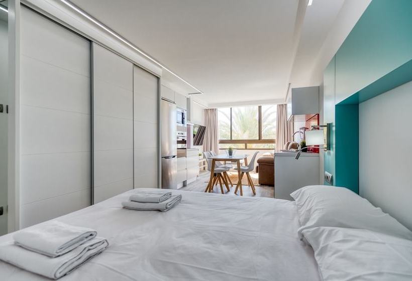 Apartamentos Aguila Beach