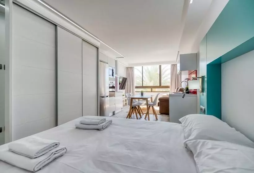 Apartamentos Aguila Beach