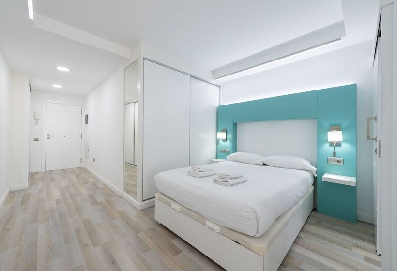 Apartamentos Aguila Beach