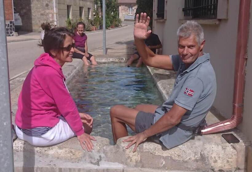 El Camino De Santovenia Albergue Hostel