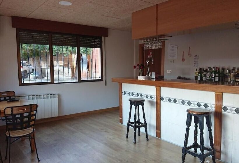 El Camino De Santovenia Albergue Hostel