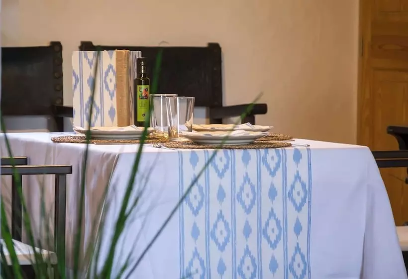 Maaseutuhotelli Agroturismo Son Alzines