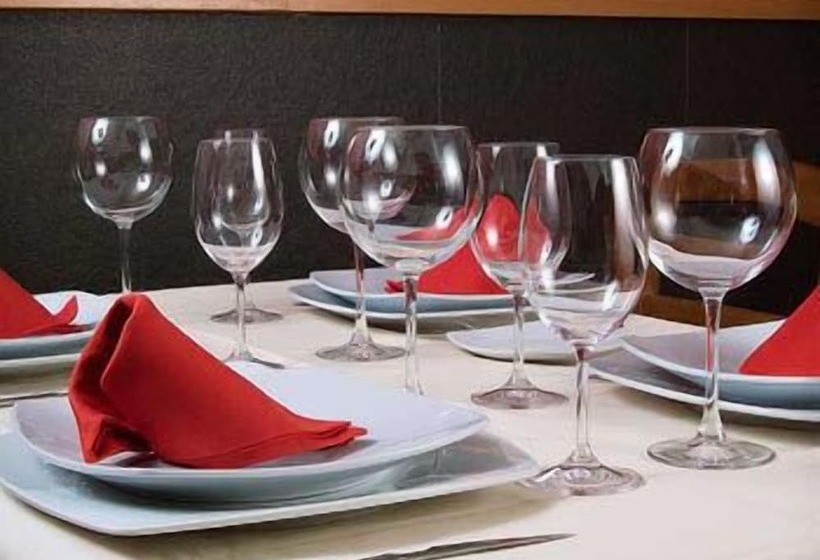 Hotelli Ruta Del Poniente