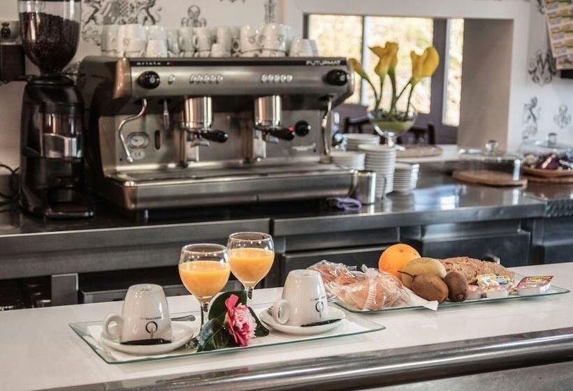 فندق Santo Apóstolo