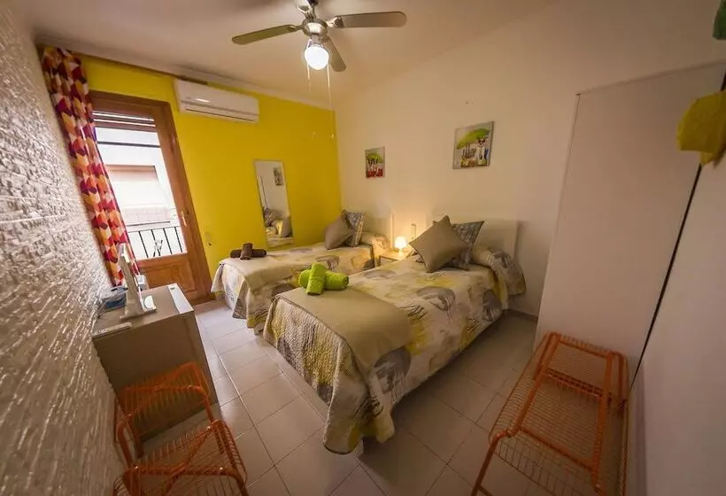 Majatalo Casa Camino Al Castillo