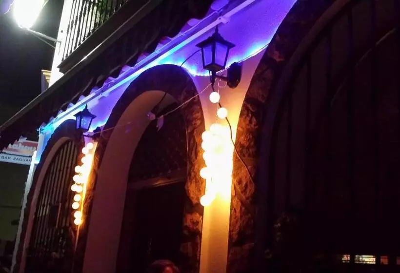 Retkeilymaja Hostal Zaguan