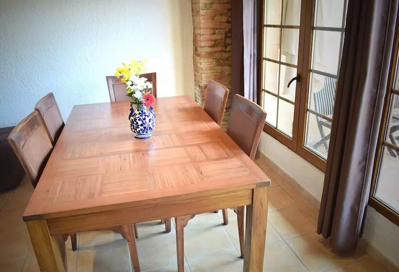 Aamiaismajoitus (B&B) Masia Ca La Caputxeta & Golf