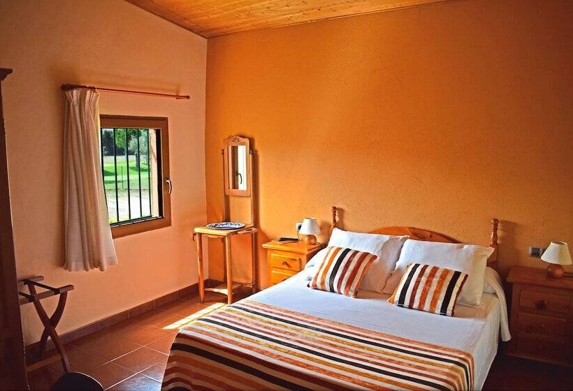 مبيت وإفطار Masia Ca La Caputxeta & Golf