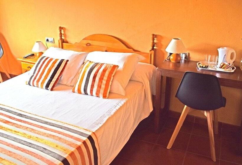 مبيت وإفطار Masia Ca La Caputxeta & Golf