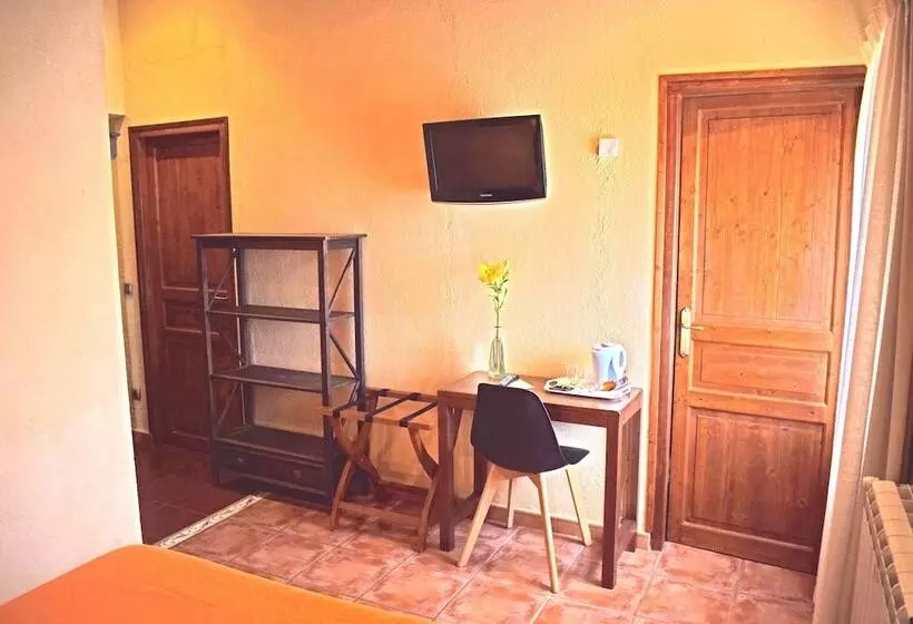 Aamiaismajoitus (B&B) Masia Ca La Caputxeta & Golf