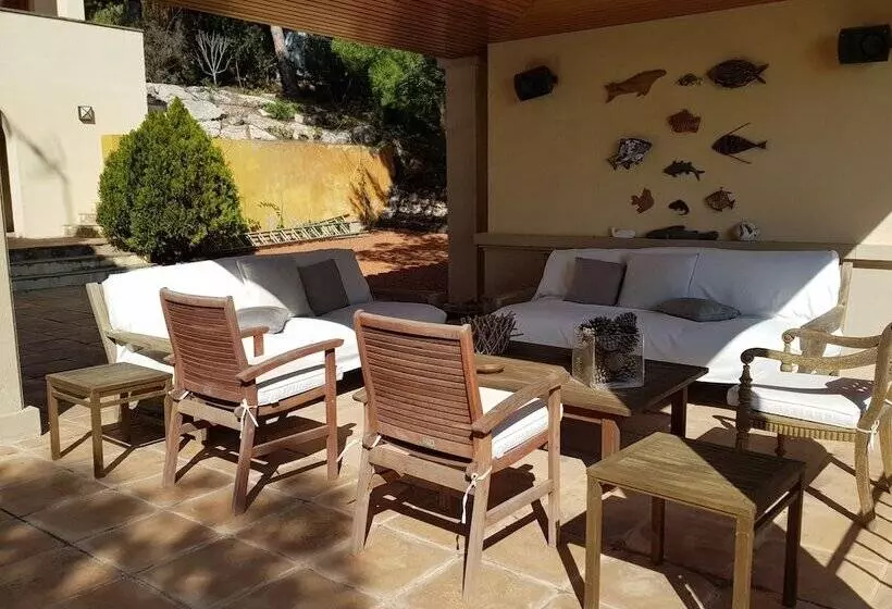 Aamiaismajoitus (B&B) Villa Tamarit Guest House