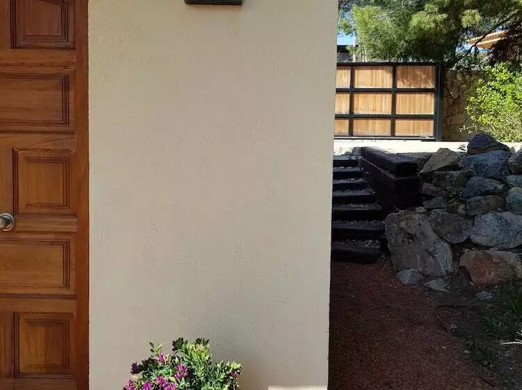 Aamiaismajoitus (B&B) Villa Tamarit Guest House