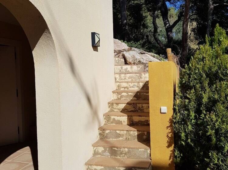 تختخواب و صبحانه Villa Tamarit Guest House