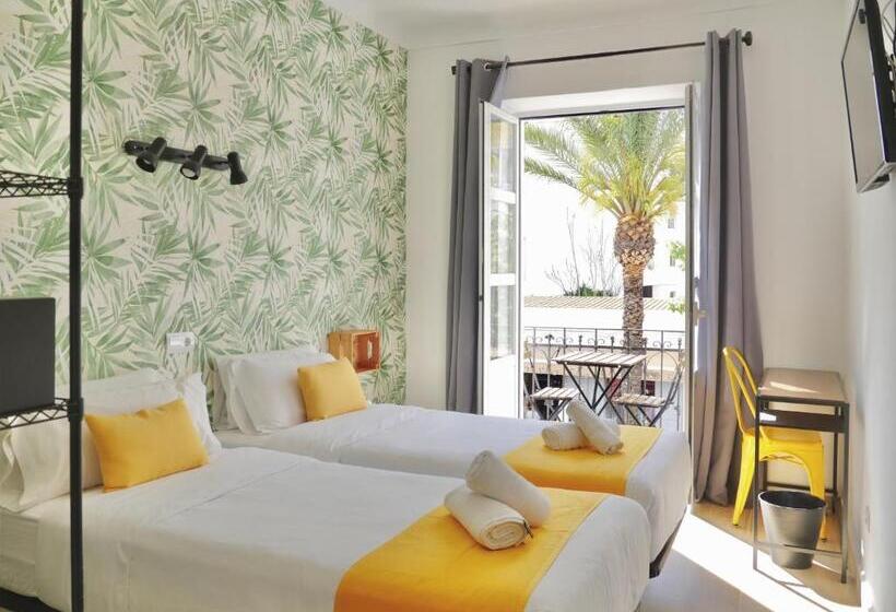 Nanit Rooms Ibiza Hostal