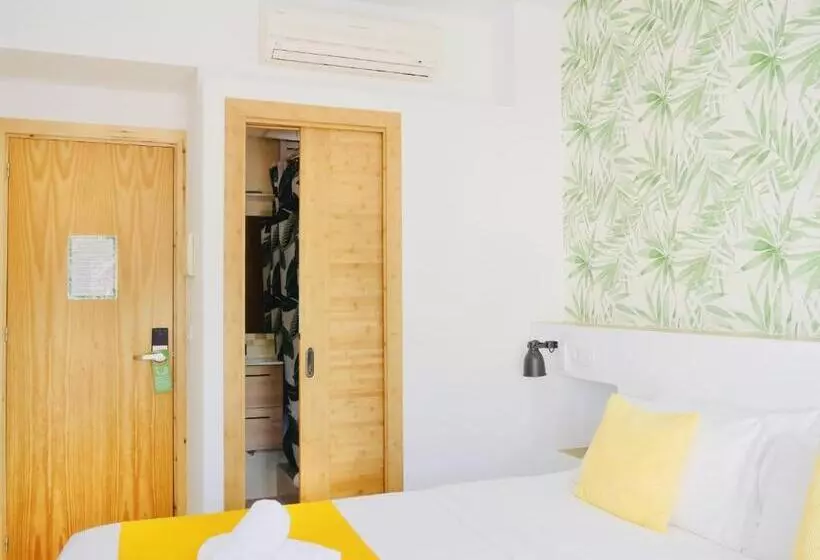 Nanit Rooms Ibiza Hostal