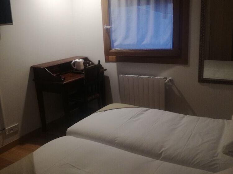 Hostal Pensión Sarasate