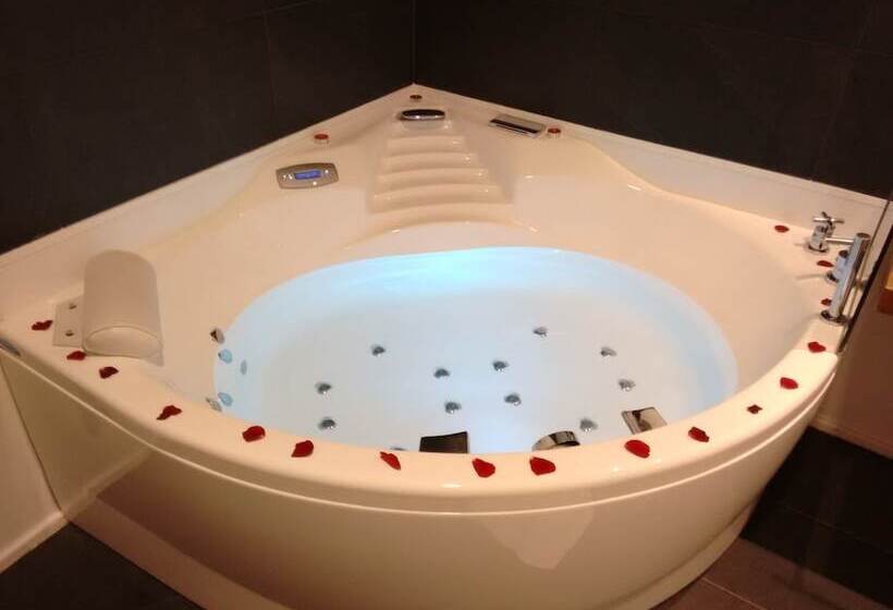 هتل A Cantaruxa Maruxa Turismo Rural