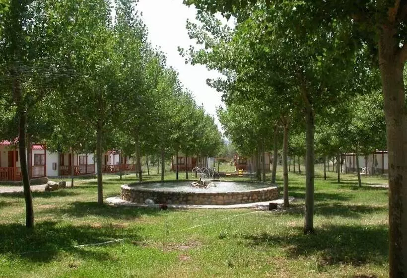 Hotelli Camping Bungalow Parque Isábena