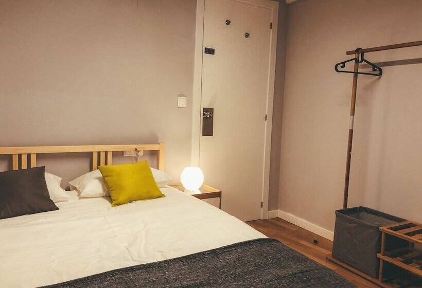 Pensió Apodaca Rooms