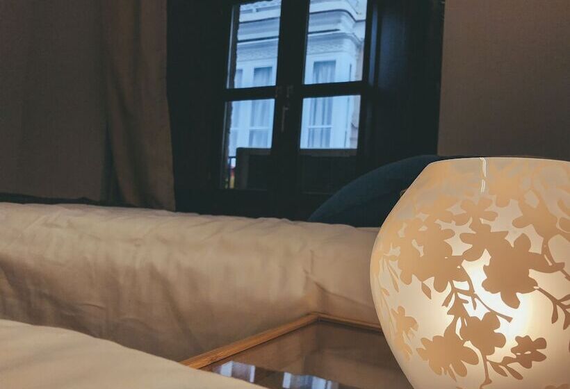 Pensió Apodaca Rooms