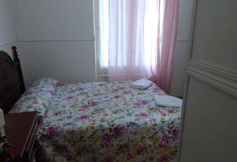 Pensión Santa María