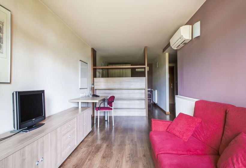 Residencia Universitaria Hernan Cortes