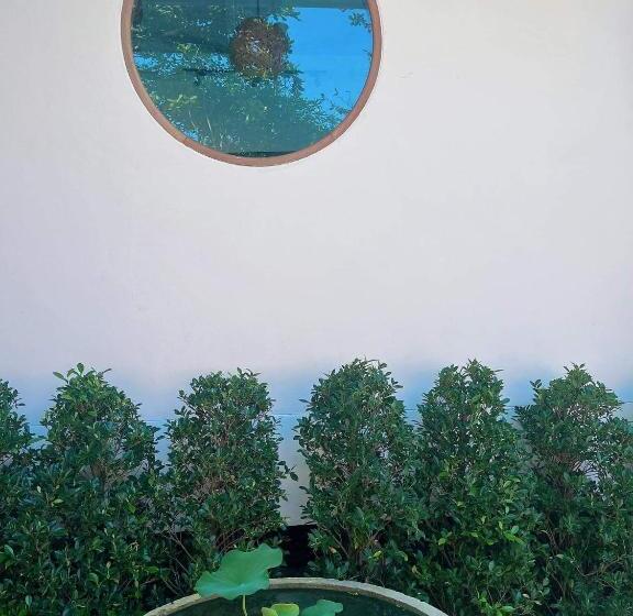 Hotel Benjamin S Hut