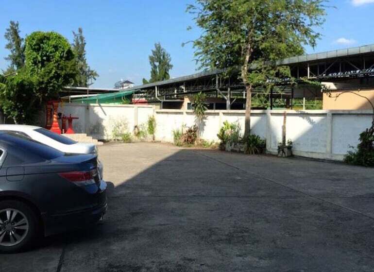 בית מלון כפרי Ittipol Apartment