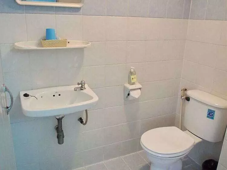 Hotelli Ittipol Apartment