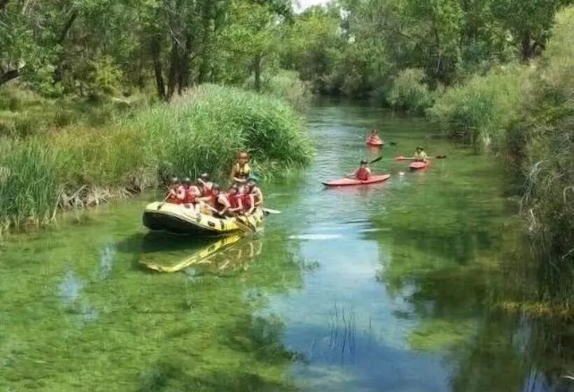 ホテル La Casa Grande Fuertescusa