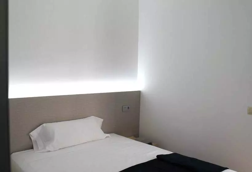 پانسیون Alevia