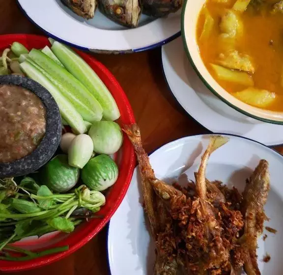 پانسیون Siri Guesthouse @ Surat Thani