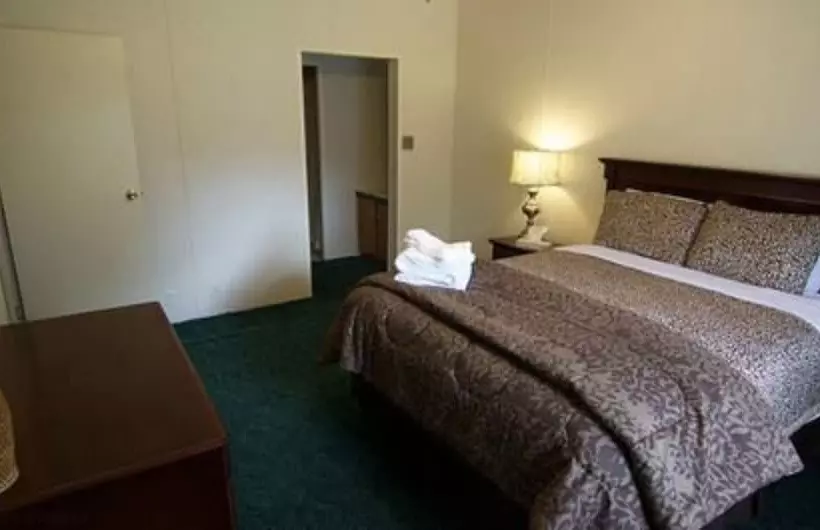 South Gate Lodges