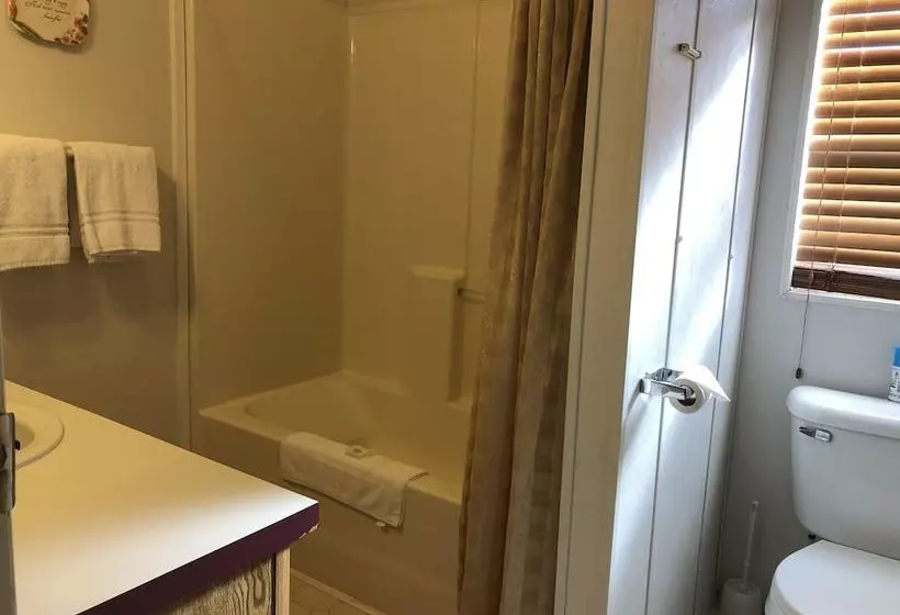 South Gate Lodges