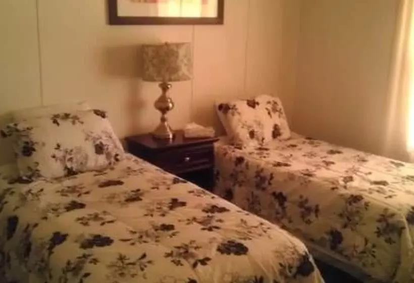 South Gate Lodges