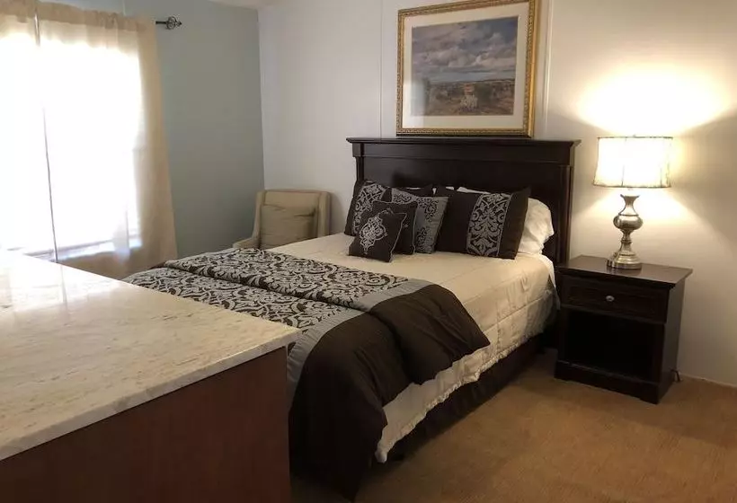 South Gate Lodges