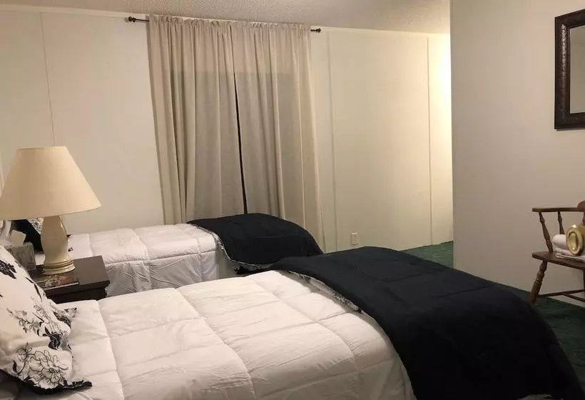 South Gate Lodges