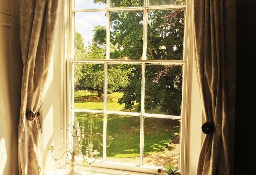 مبيت وإفطار Little Mollington Hall