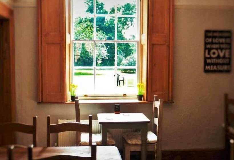 مبيت وإفطار Little Mollington Hall