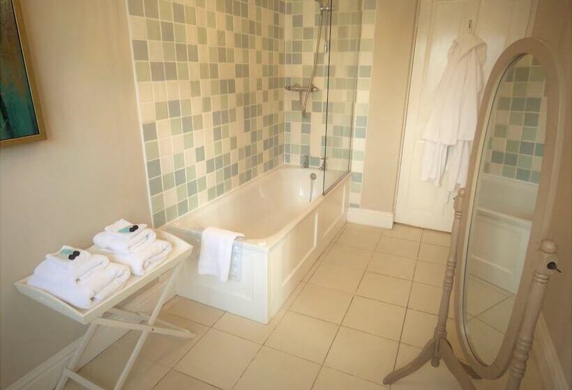 مبيت وإفطار Little Mollington Hall