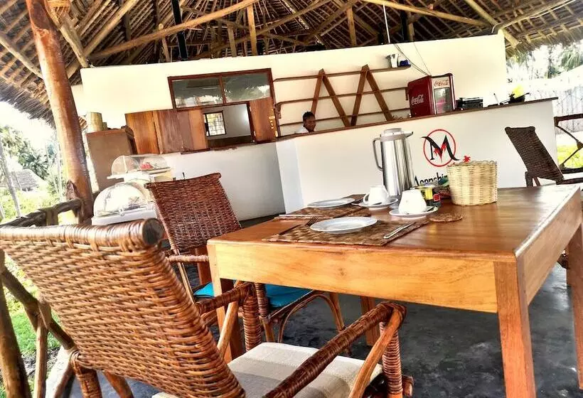 Aamiaismajoitus (B&B) Moonshine Villa