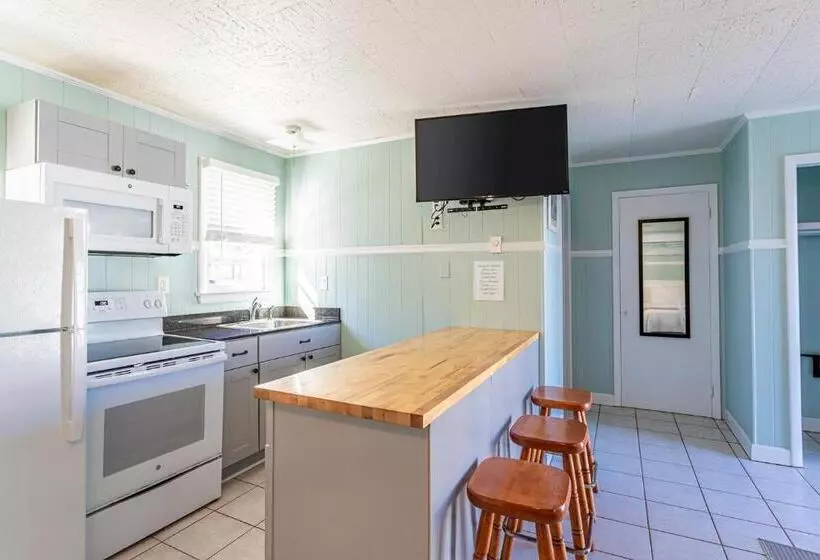 Hostelli Island Motel Obx