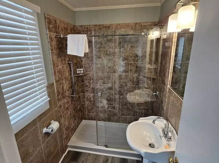 Hostelli Island Motel Obx