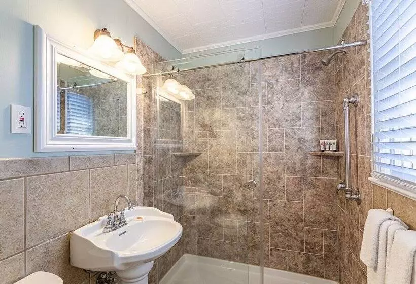 Hostelli Island Motel Obx