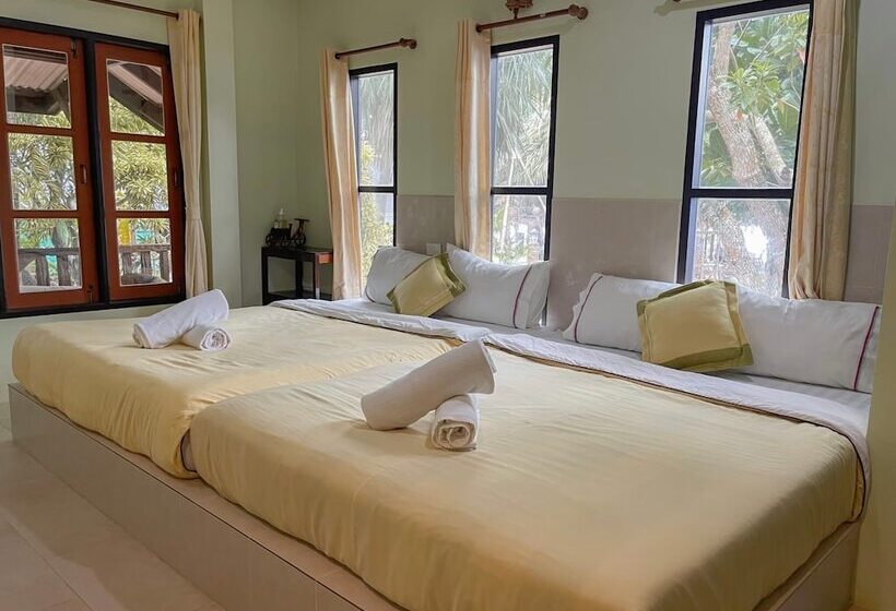 Отель Baanboonpetch Resort