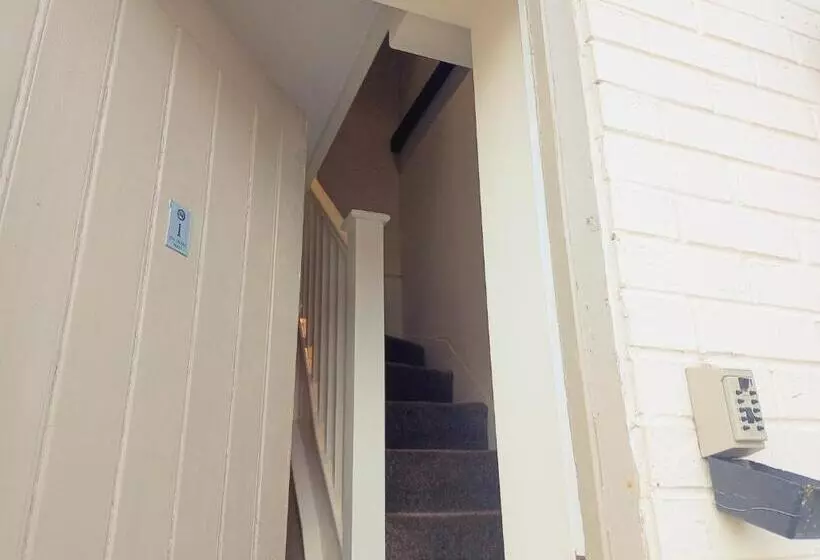 Hotelli The Hardinge Arms