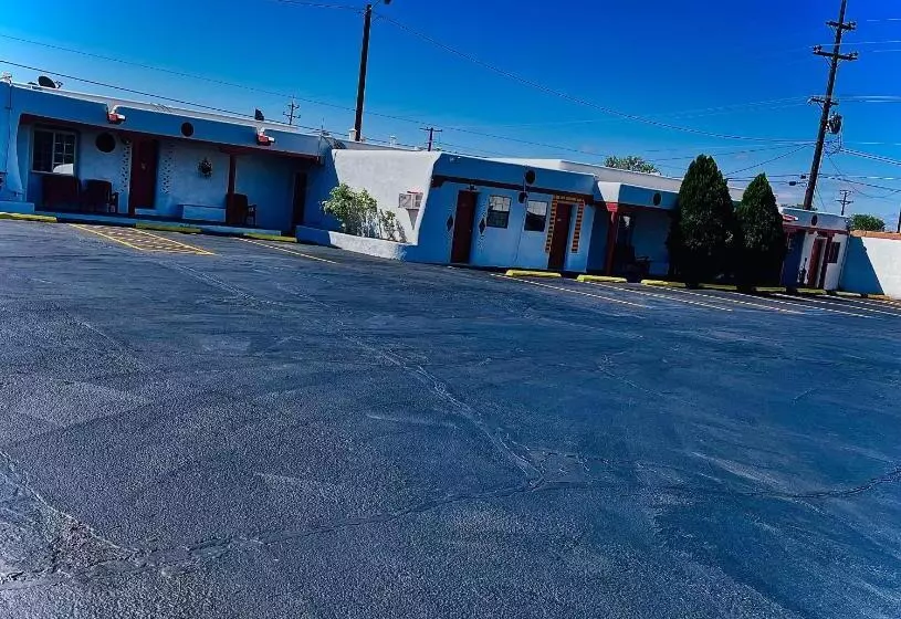 Cottonwood Court Motel
