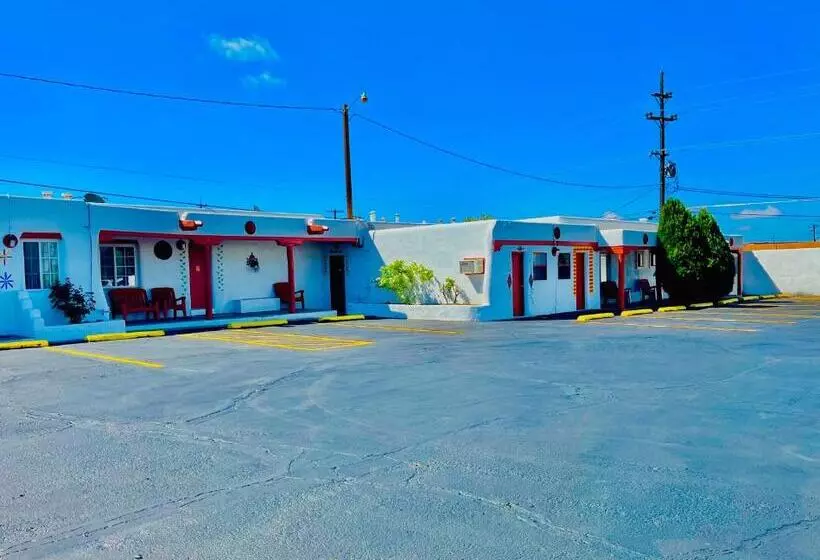 Cottonwood Court Motel