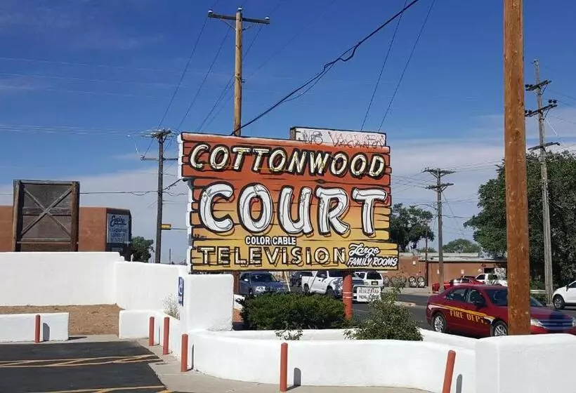 Cottonwood Court Motel