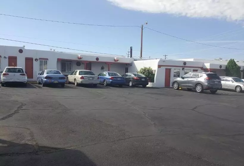 Cottonwood Court Motel